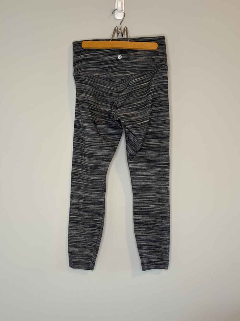 2 for $25 lululemon Align Crop 21” Gray Space-Dye Leggings - Picture 3 of 4